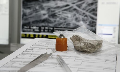 CRB GmbH | Voorbereidingen voor asbestanalyse 3 | © CRB Analyse Service GmbH