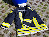 MeyerundKuhl Spezialwäschen GmbH: Bild einer Versuchsanordnung zur Analyse möglicherweise kontaminierter Feuerwehrbekleidung auf Asbest und künstliche Mineralfasern. | © CRB Analysis Service GmbH